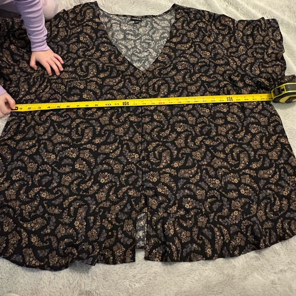 Torrid Button Up Flowy Top - Picture 5 of 7